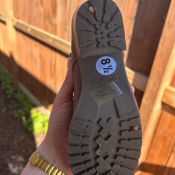 Women’s Brown Lace-Up Block Heel Ankle Boots - Picture 2 of 2